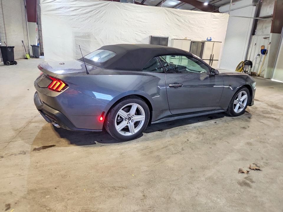 2026 FORD MUSTANG 3