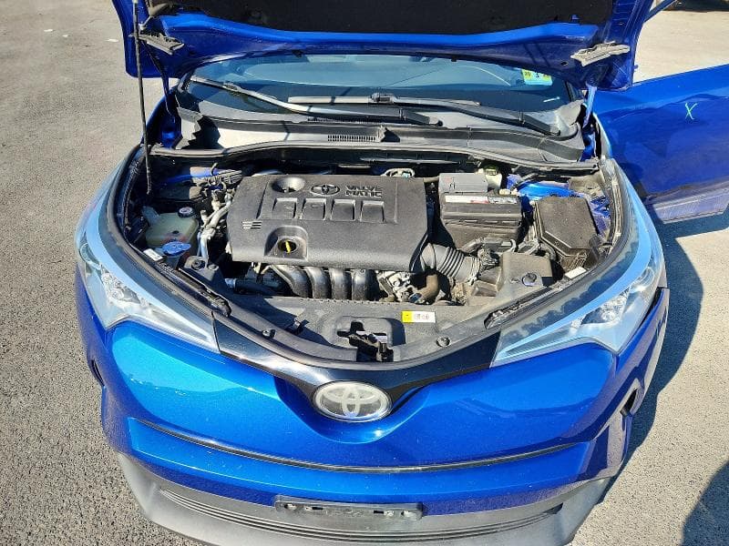2019 TOYOTA C-HR XLE 11