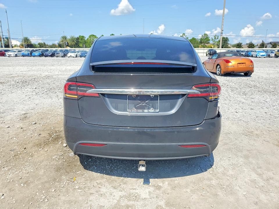 2017 TESLA MODEL X 6