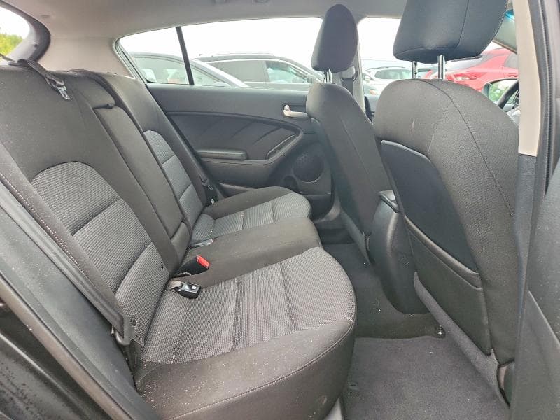 2017 KIA FORTE5 LX 10