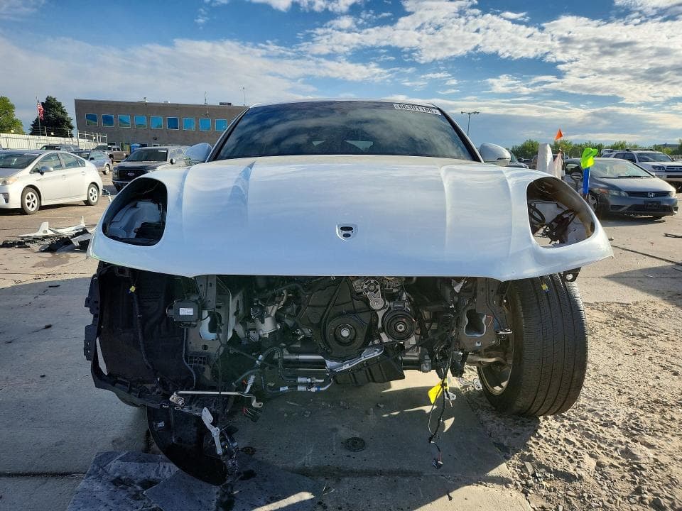 2024 PORSCHE MACAN BASE 5