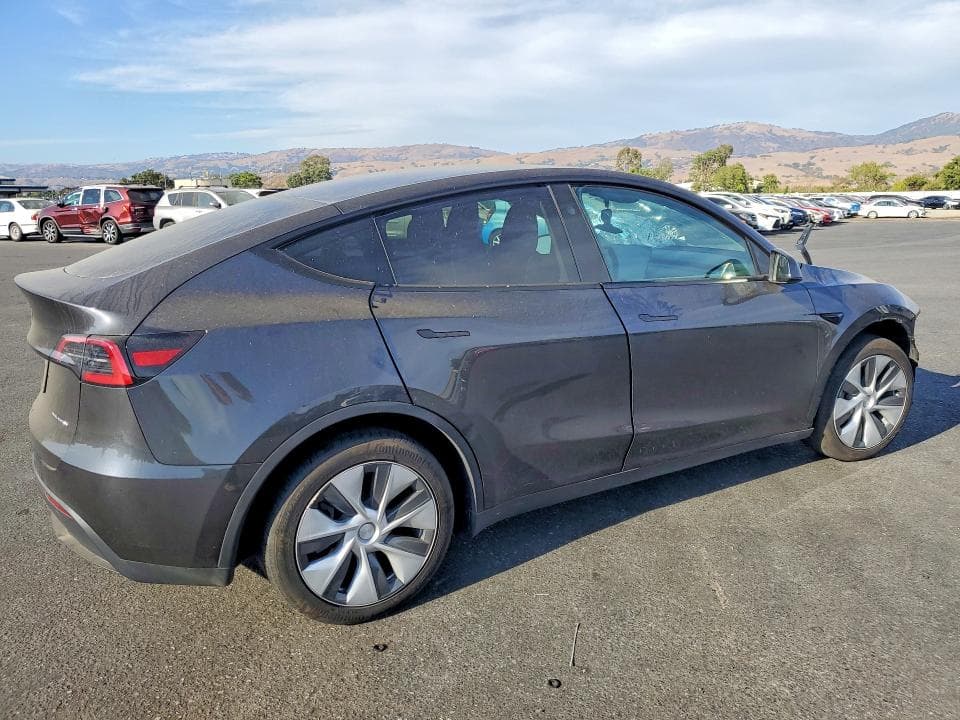 2024 TESLA MODEL Y 3