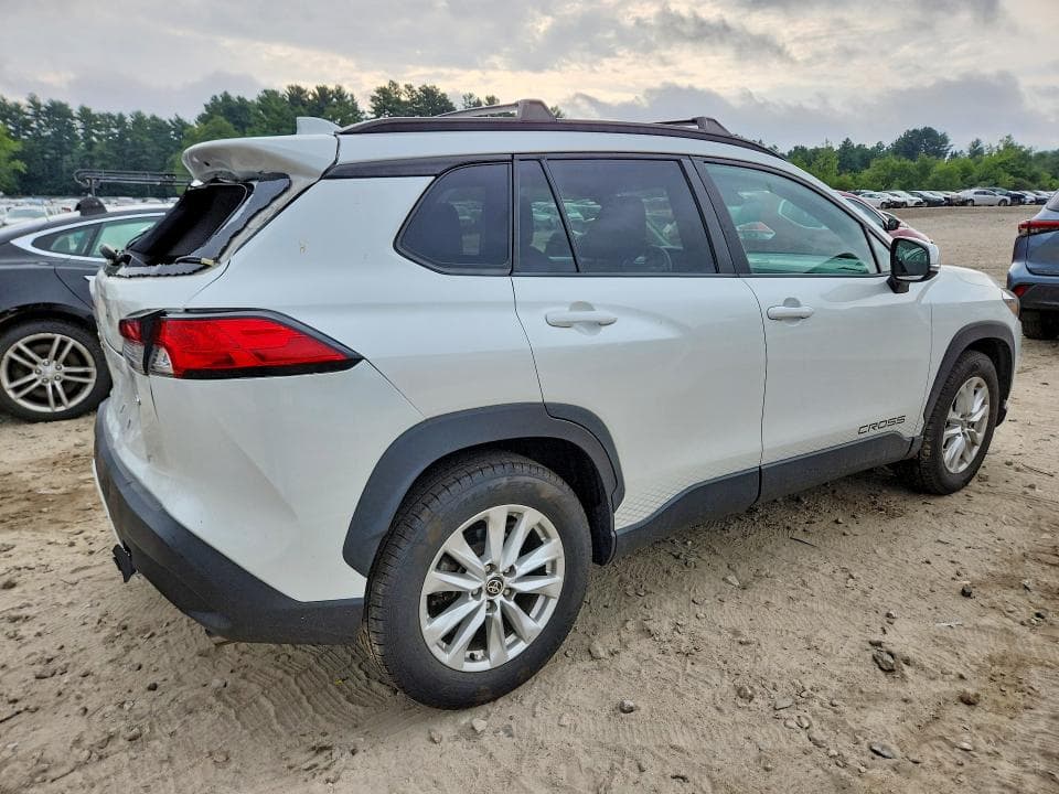 2022 TOYOTA COROLLA CROSS LE 3
