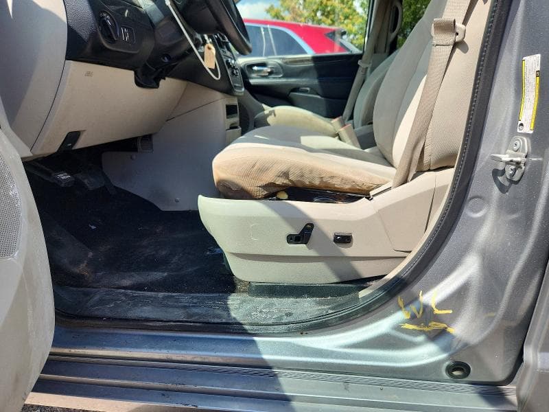 2019 DODGE GRAND CARAVAN SE 13