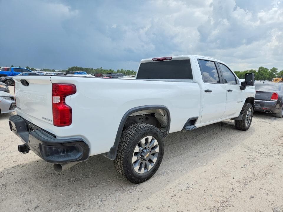2025 CHEVROLET SILVERADO K2500 CUSTOM 3