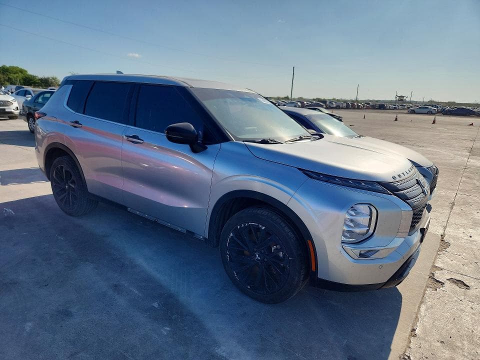 2022 MITSUBISHI OUTLANDER SE 4