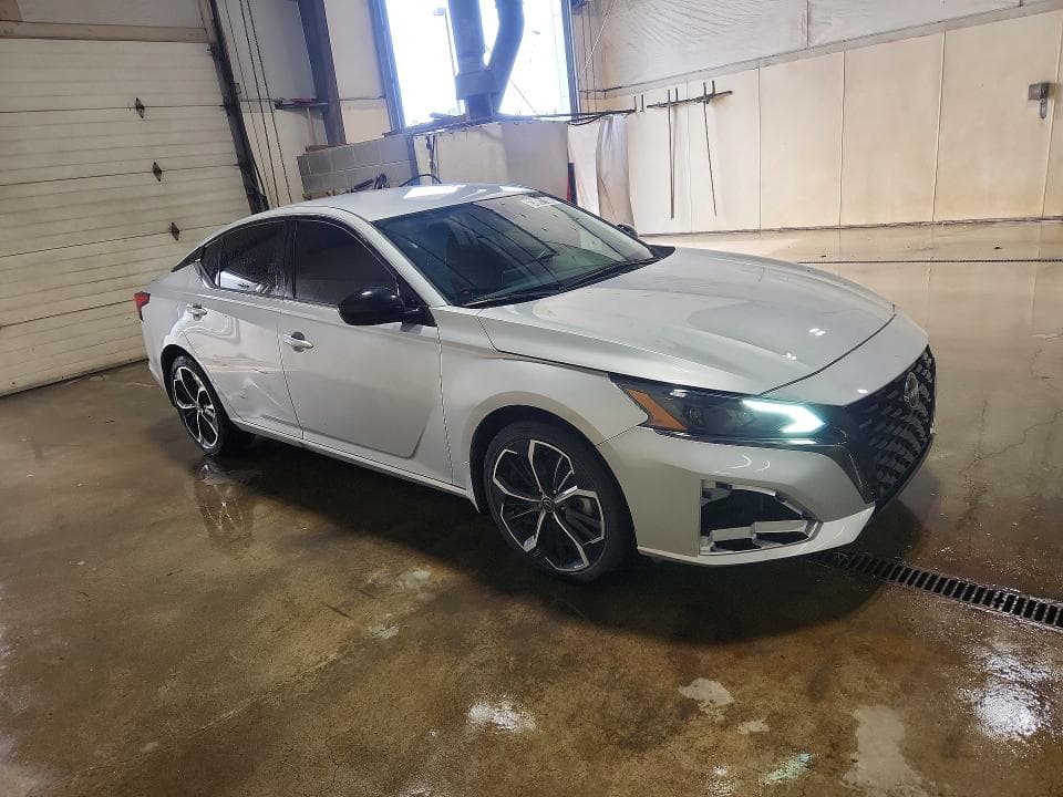 2024 NISSAN ALTIMA SR 4