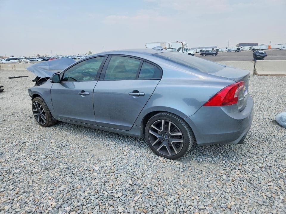 2017 VOLVO S60 2