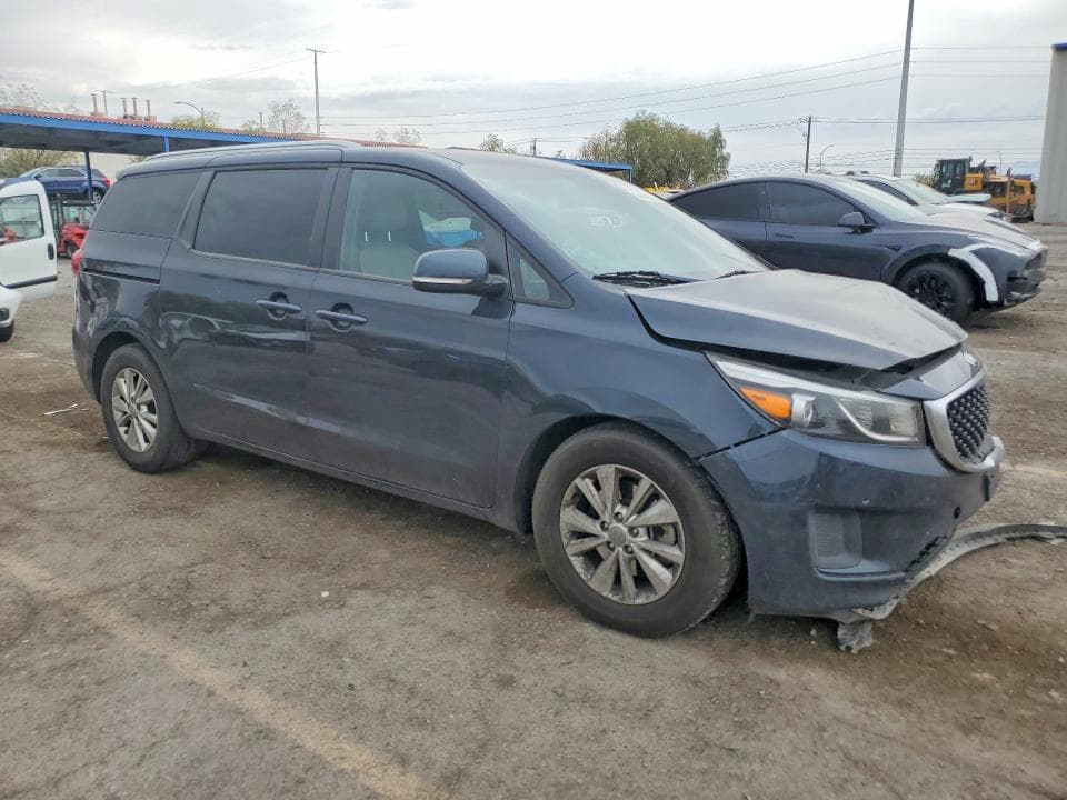 2017 KIA SEDONA LX 4