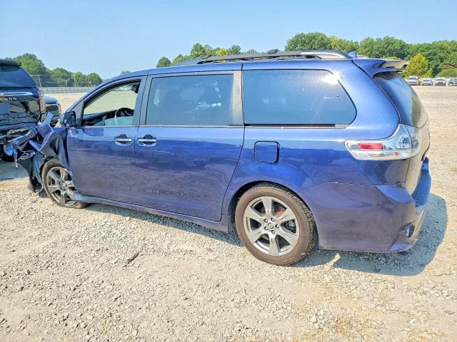 2018 TOYOTA SIENNA SE PREMIUM 8-PASSENGER 2