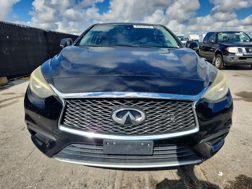 2017 INFINITI QX30 BASE 5