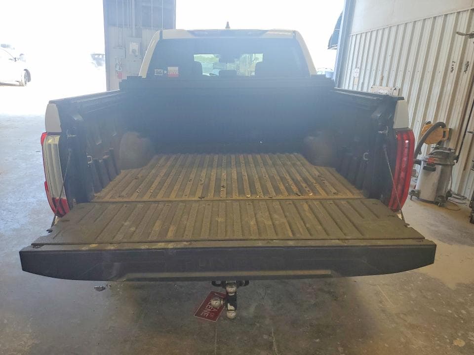 2026 TOYOTA TUNDRA SR 6