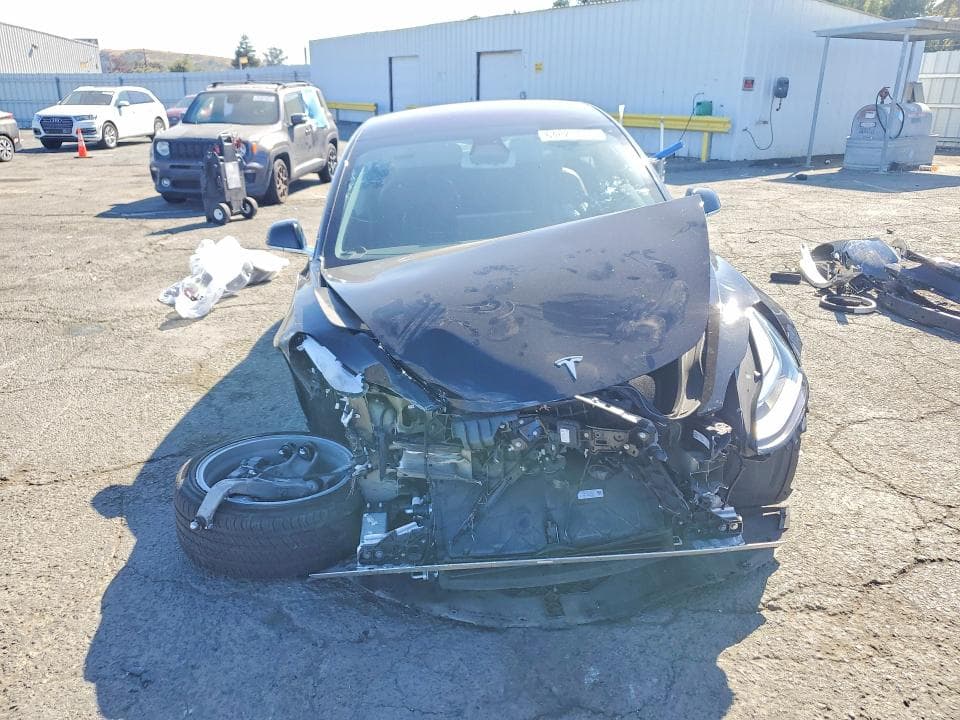 2018 TESLA MODEL 3 5