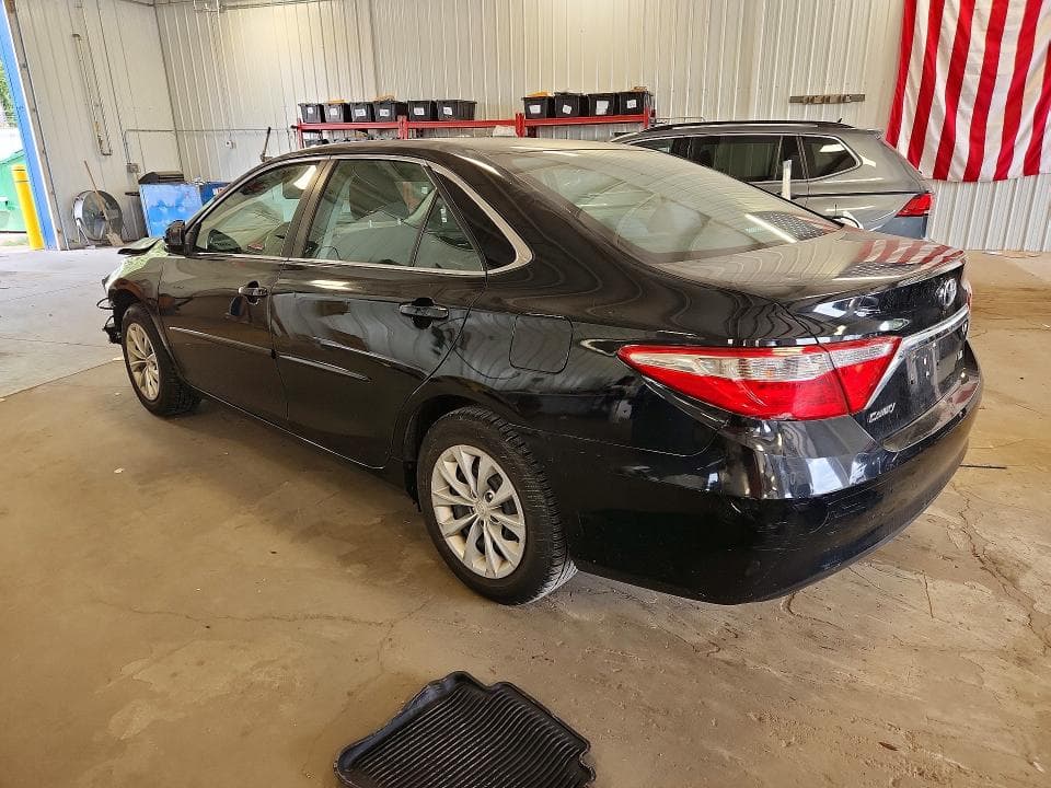 2017 TOYOTA CAMRY LE 2