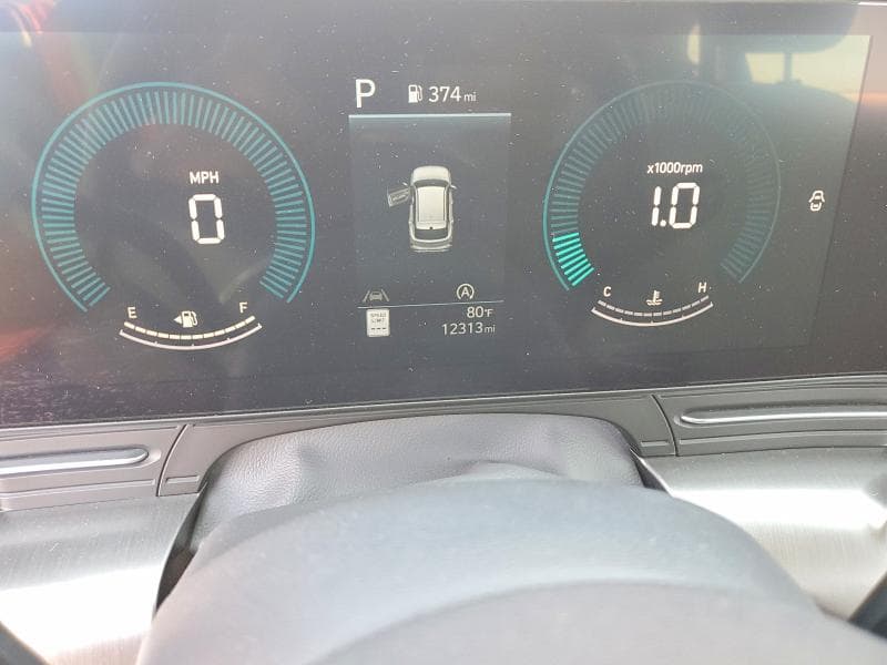 2025 HYUNDAI KONA SE 9
