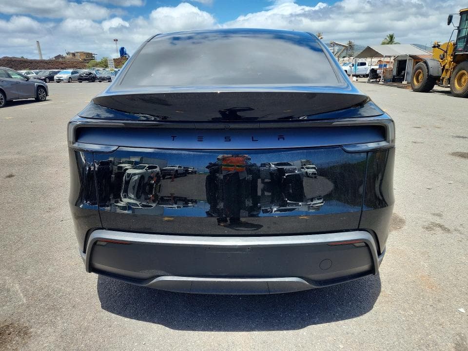 2026 TESLA MODEL Y 6