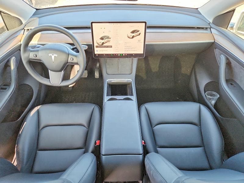 2023 TESLA MODEL Y 8