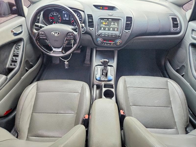 2017 KIA FORTE EX 8
