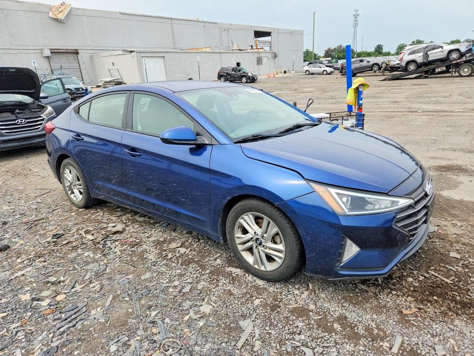 2020 HYUNDAI ELANTRA SEL 4