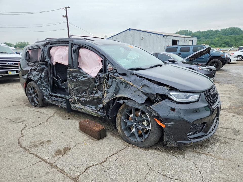 2025 CHRYSLER PACIFICA LIMITED 4