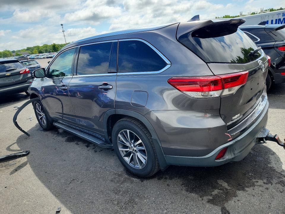 2017 TOYOTA HIGHLANDER XLE 2