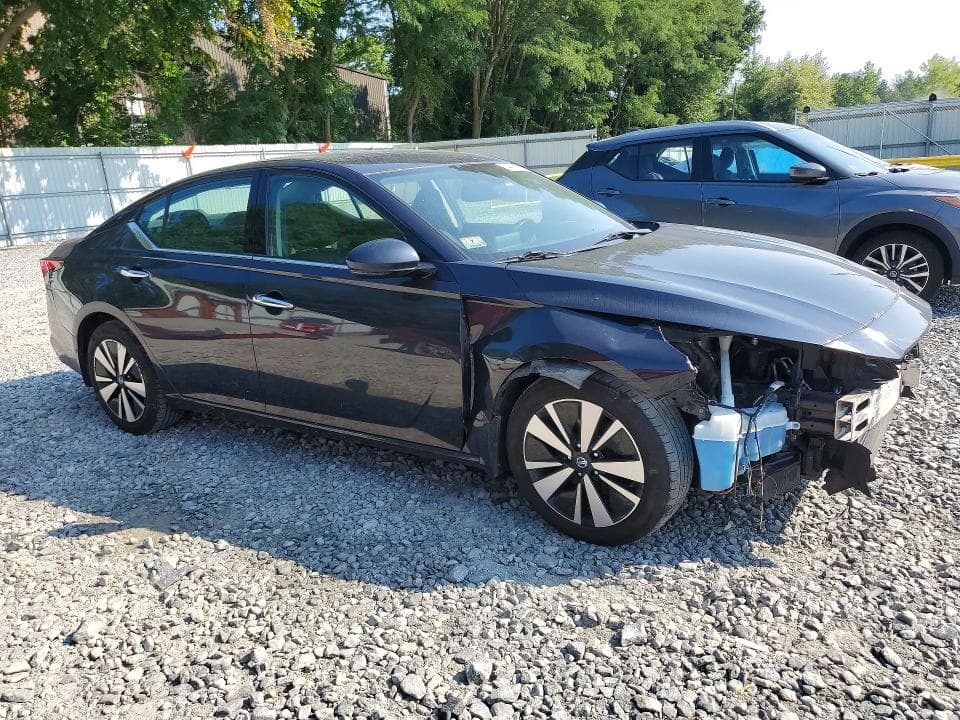 2019 NISSAN ALTIMA SV 4