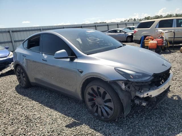 2024 TESLA MODEL Y 4