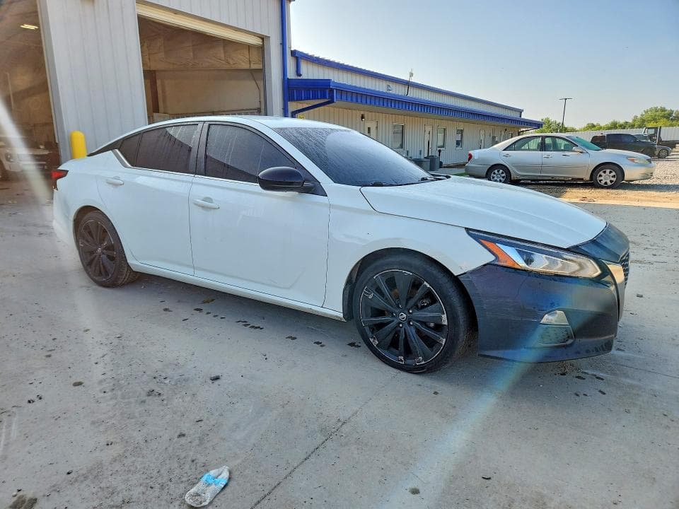 2019 NISSAN ALTIMA SR 4