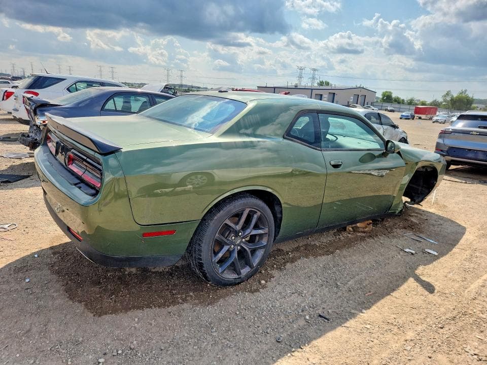 2022 DODGE CHALLENGER SXT 3