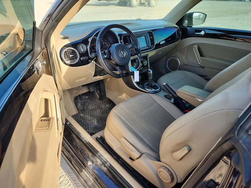 2017 VOLKSWAGEN BEETLE SE 8