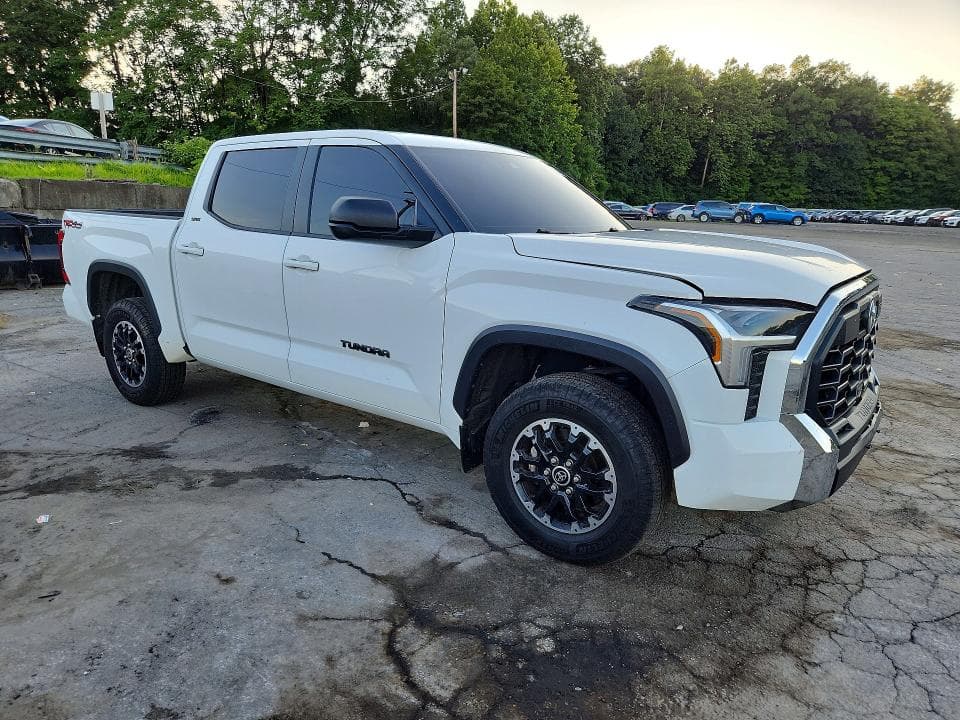 2024 TOYOTA TUNDRA SR5 4