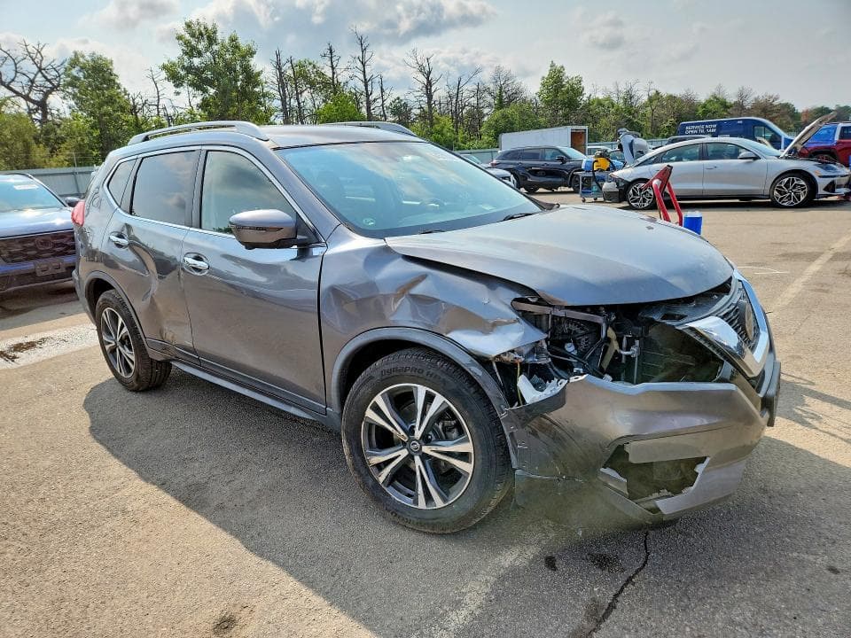 2020 NISSAN ROGUE SV 4