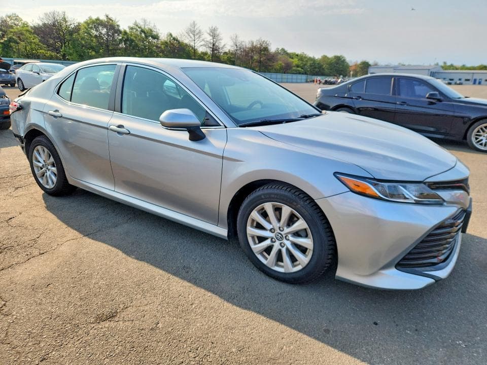 2020 TOYOTA CAMRY LE 4