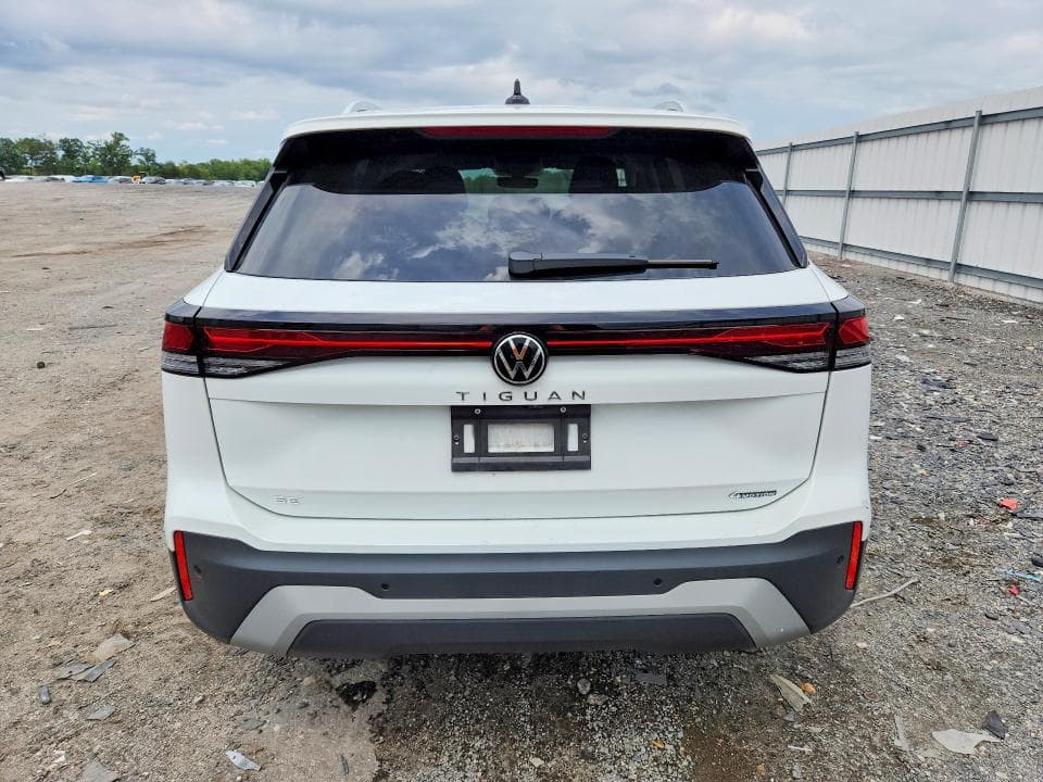 2026 VOLKSWAGEN TIGUAN SE 6