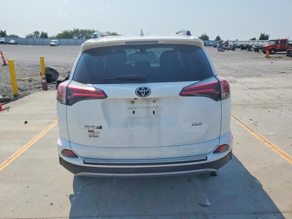 2017 TOYOTA RAV4 XLE 6