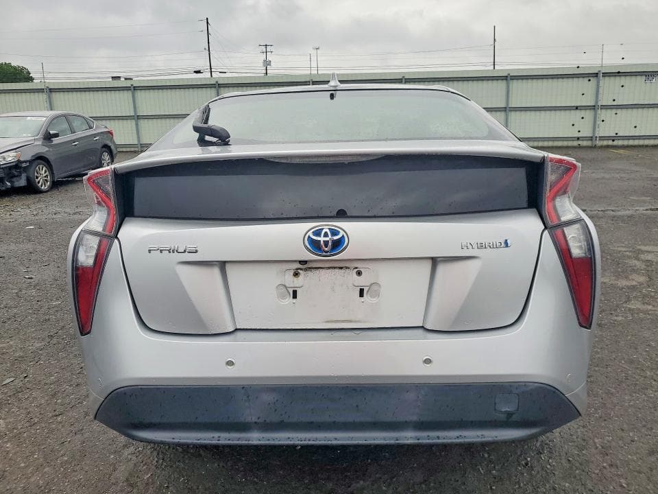2017 TOYOTA PRIUS TWO 6