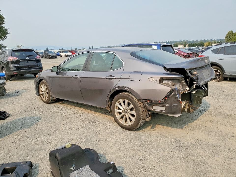 2018 TOYOTA CAMRY LE 2