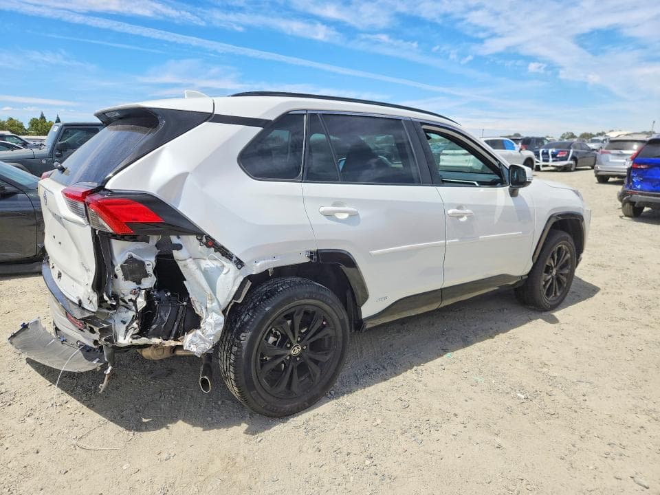 2022 TOYOTA RAV4 SE 3