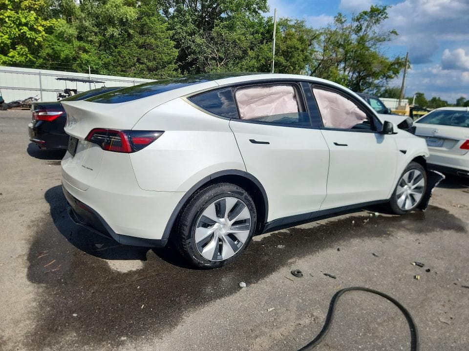 2024 TESLA MODEL Y 3
