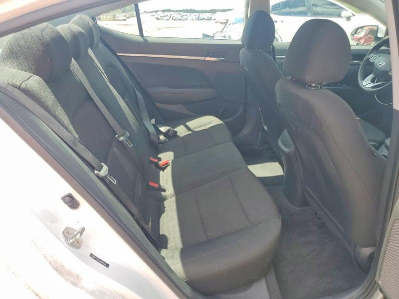 2020 HYUNDAI ELANTRA SE 10