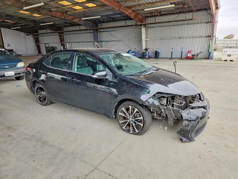 2017 TOYOTA COROLLA SE 4