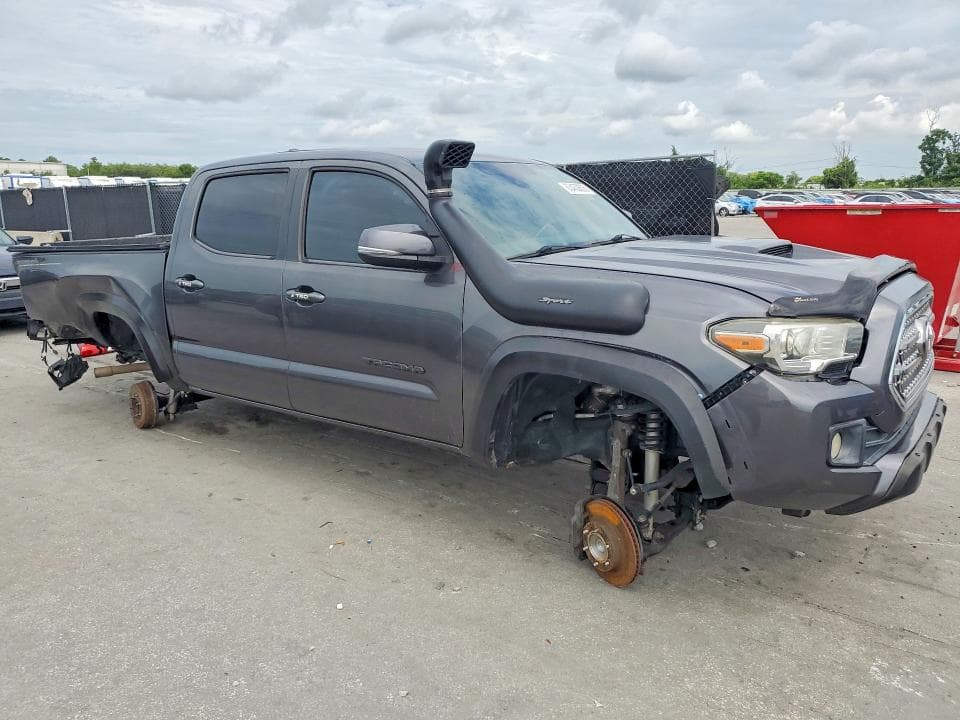 2018 TOYOTA TACOMA TRD SPORT 4