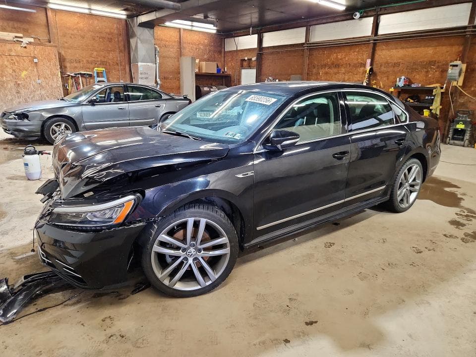 2019 VOLKSWAGEN PASSAT SE R-LINE