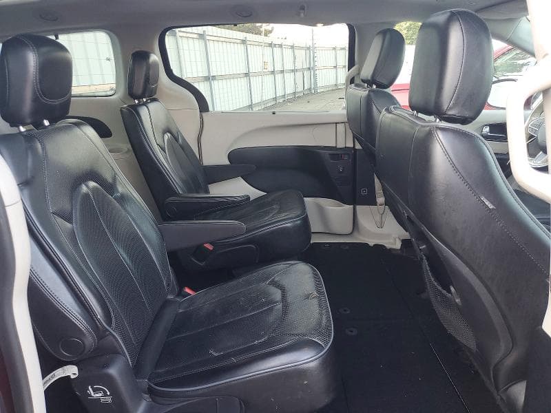 2019 CHRYSLER PACIFICA LIMITED 11