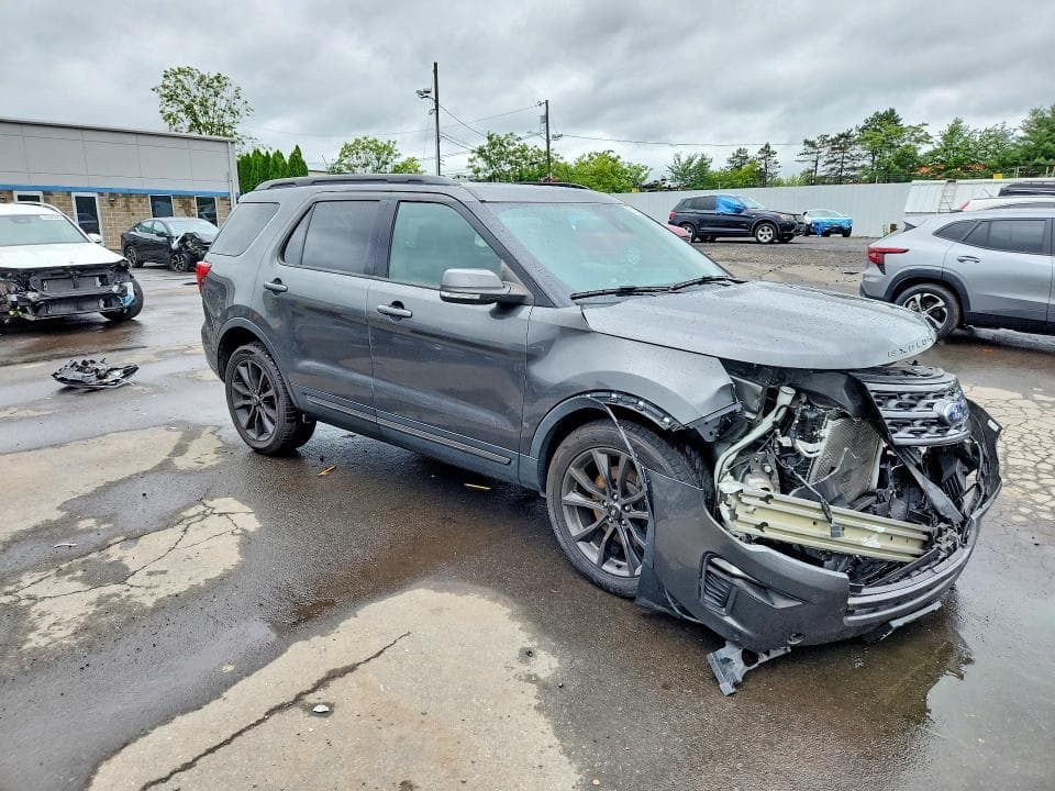 2018 FORD EXPLORER XLT 4