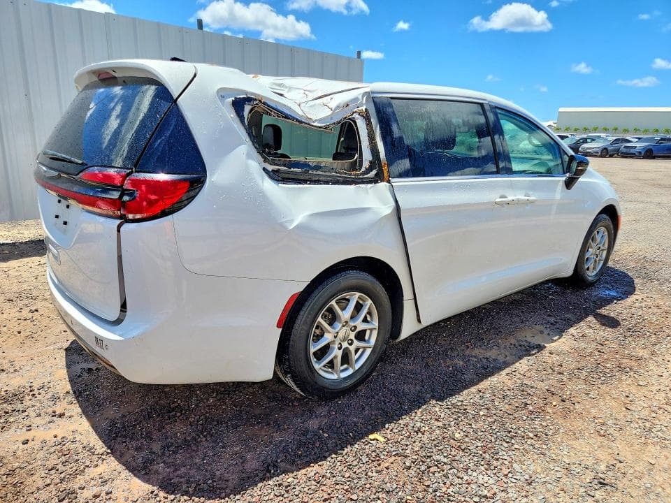 2024 CHRYSLER PACIFICA TOURING L 3