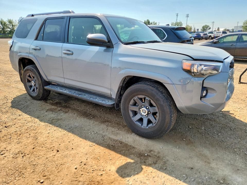 2021 TOYOTA 4RUNNER SR5 4