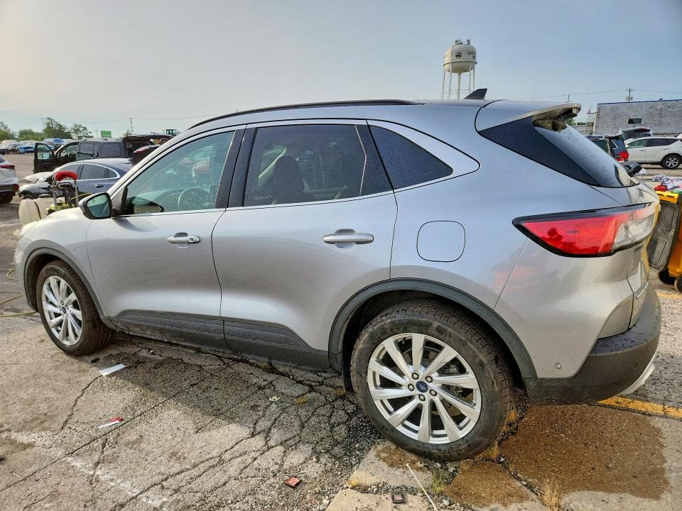2021 FORD ESCAPE TITANIUM 2