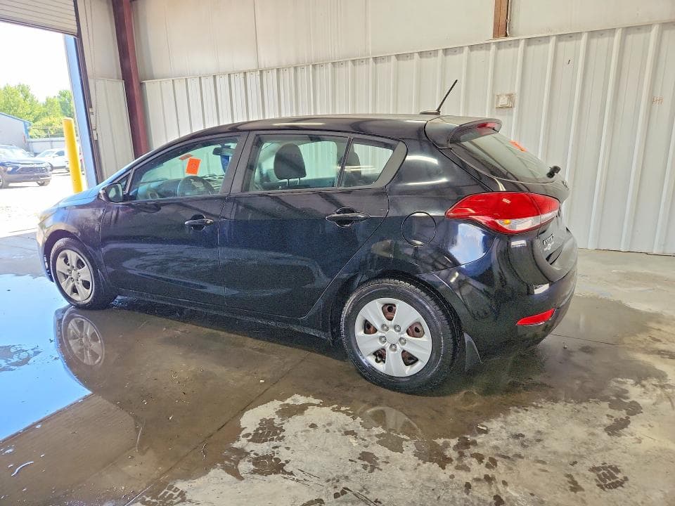 2017 KIA FORTE5 LX 2
