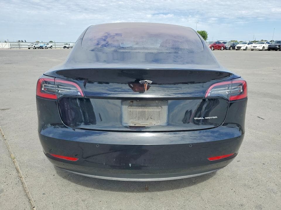 2018 TESLA MODEL 3 6